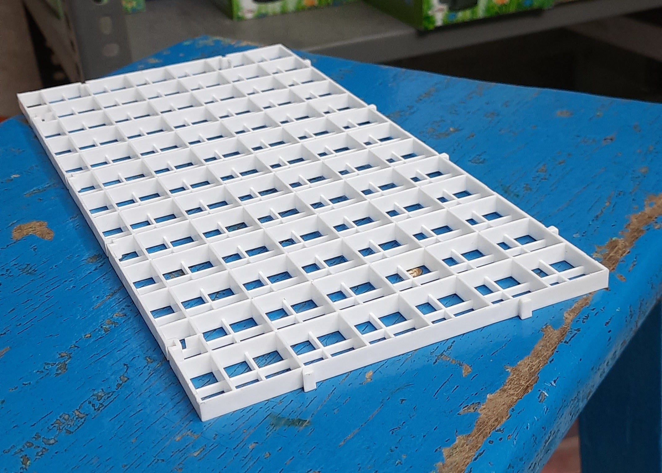 Fish Tank Plastic Grid Divider (Plastic Grid Imported) / Egg Crate